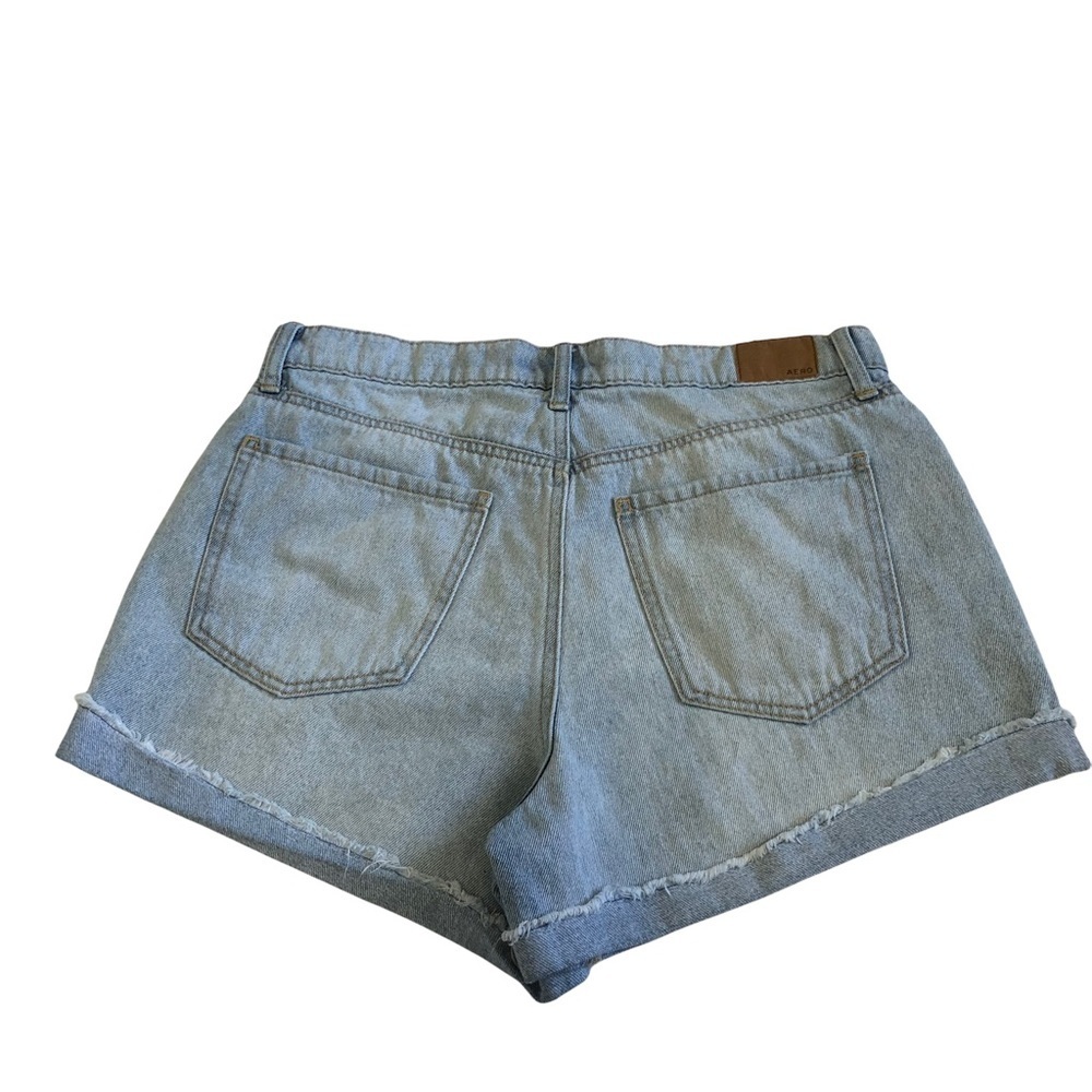 Aeropostale Light Wash Button Fly Denim Mom Shorts Size‎ 10. 100% Cotton - Picture 2 of 7